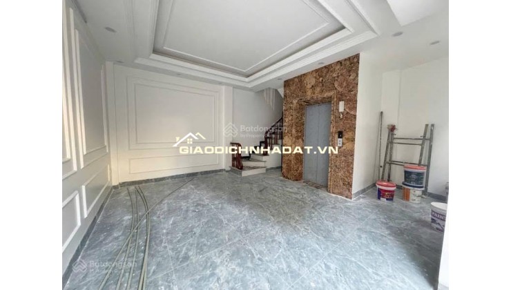 Trí tuệ nhân tạo sẽ tự động tạo tiêu đề hấp dẫn và nội dung bài đăng chuyên nghiệp, tối ưu để thu hút người xem.
